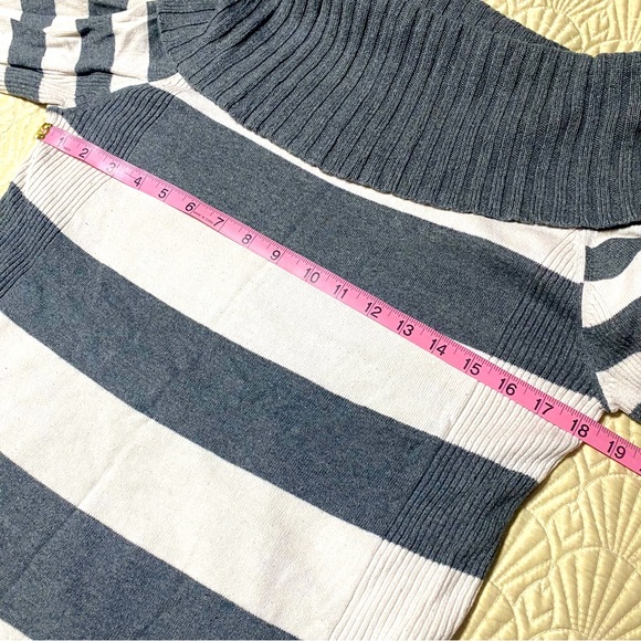 🌸 3/$15 EXPRESS COWL NECK STRIPED SWEATER - Picture 3 of 3